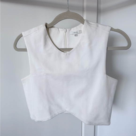 Aritzia Tops - Talula White Sleeveless Crop Top